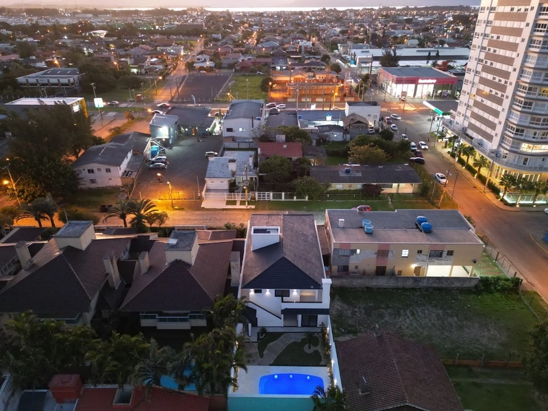 CASA NEO CLÁSSICA: 8ª foto da galeria de imagens do imóvel