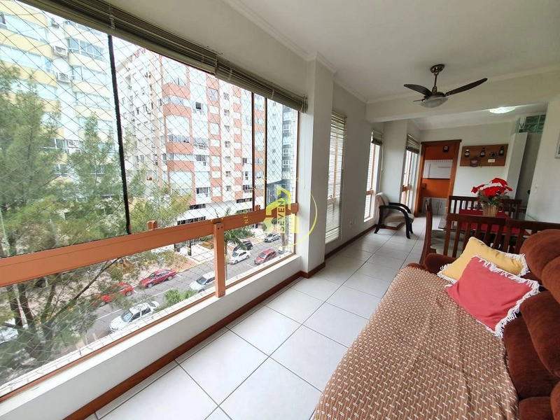 Apartamento de 3 dormitórios, prédio de esquina na avenida, Capão: 1ª foto da galeria de imagens do imóvel