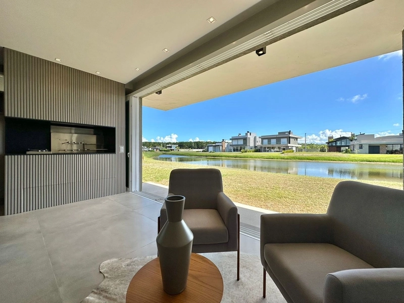 CASA À VENDA A BEIRA LAGO EM CONDOMÍNIO FECHADO: 23ª foto da galeria de imagens do imóvel
