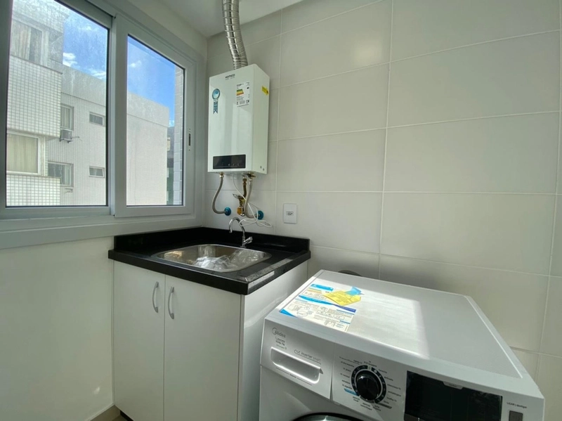 LINDO APARTAMENTO MOBILIADO E DECORADO: 2ª foto da galeria de imagens do imóvel