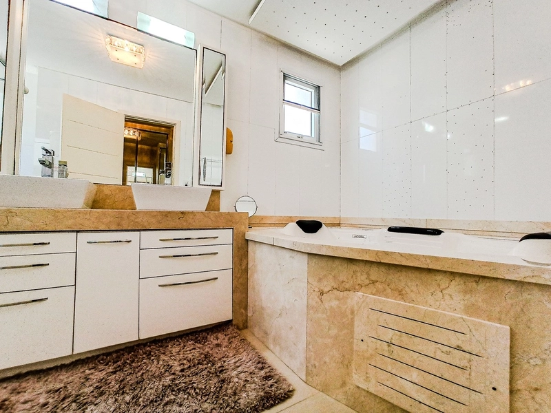 Mansão no condomínio fechado mais consolidado do litoal: 42ª foto da galeria de imagens do imóvel