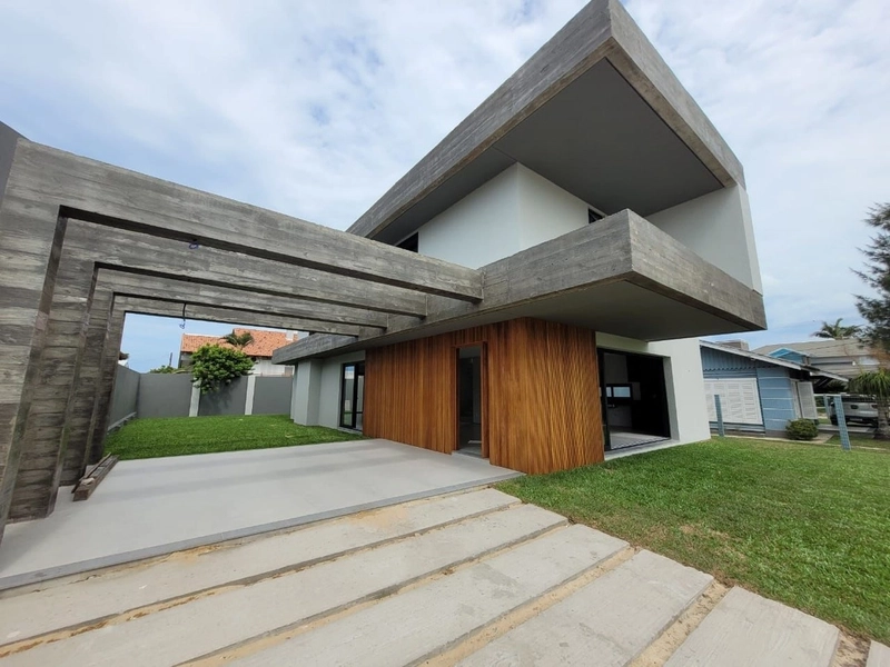 SOBRADO EM ATLANTIDA: 2ª foto da galeria de imagens do imóvel
