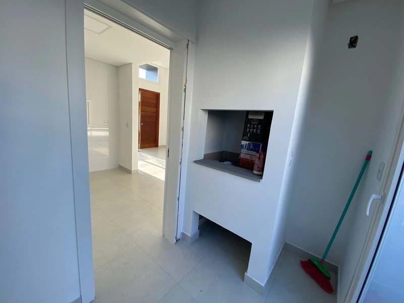 CASA GEMINADA COM ARQUITETURA MODERNA: 8ª foto da galeria de imagens do imóvel