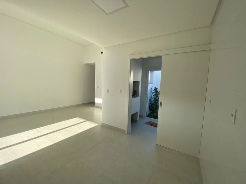 CASA GEMINADA COM ARQUITETURA MODERNA: 25ª foto da galeria de imagens do imóvel