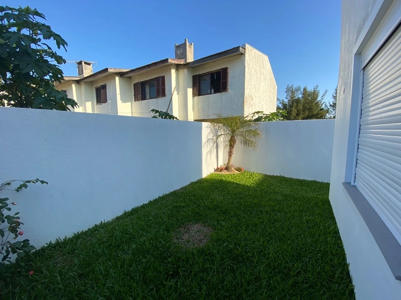 CASA GEMINADA COM ARQUITETURA MODERNA: 12ª foto da galeria de imagens do imóvel