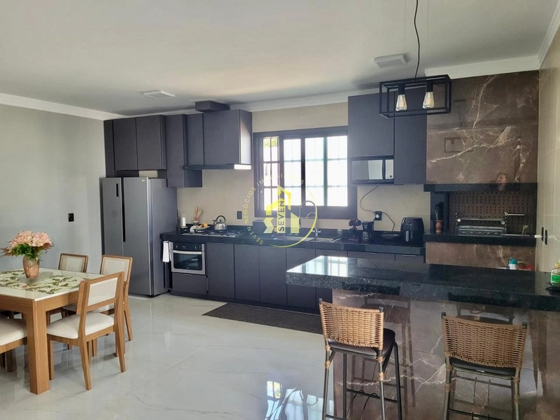 Linda residência de alto padrão: 6ª foto da galeria de imagens do imóvel