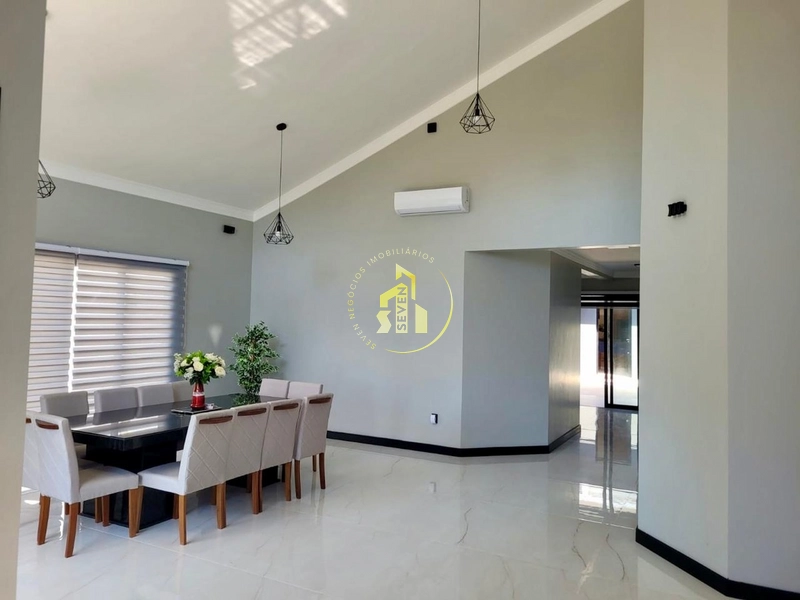 Linda residência de alto padrão: 15ª foto da galeria de imagens do imóvel