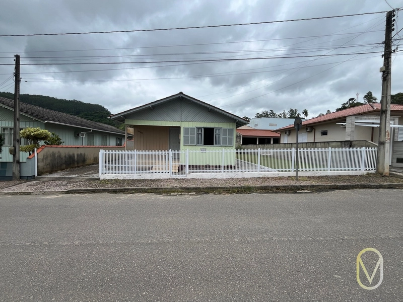Casa á venda no Centro em Armazém-SC: 1ª foto da galeria de imagens do imóvel