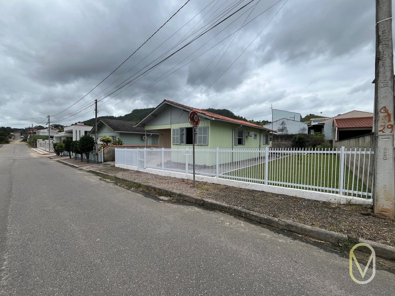 Casa á venda no Centro em Armazém-SC: 2ª foto da galeria de imagens do imóvel