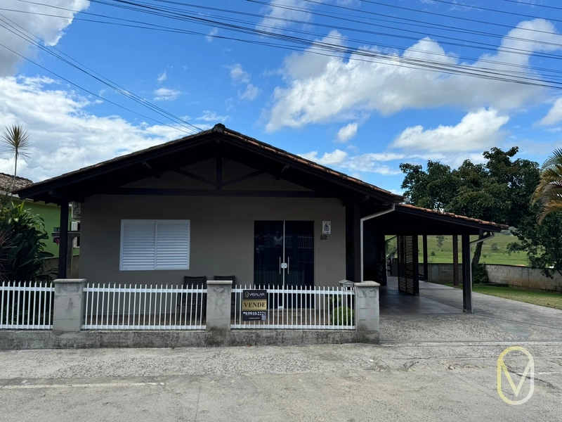 Casa de 2 dormitórios á Venda em Armazém-SC: 1ª foto da galeria de imagens do imóvel