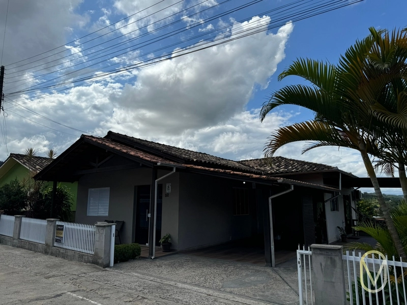 Casa de 2 dormitórios á Venda em Armazém-SC: 3ª foto da galeria de imagens do imóvel