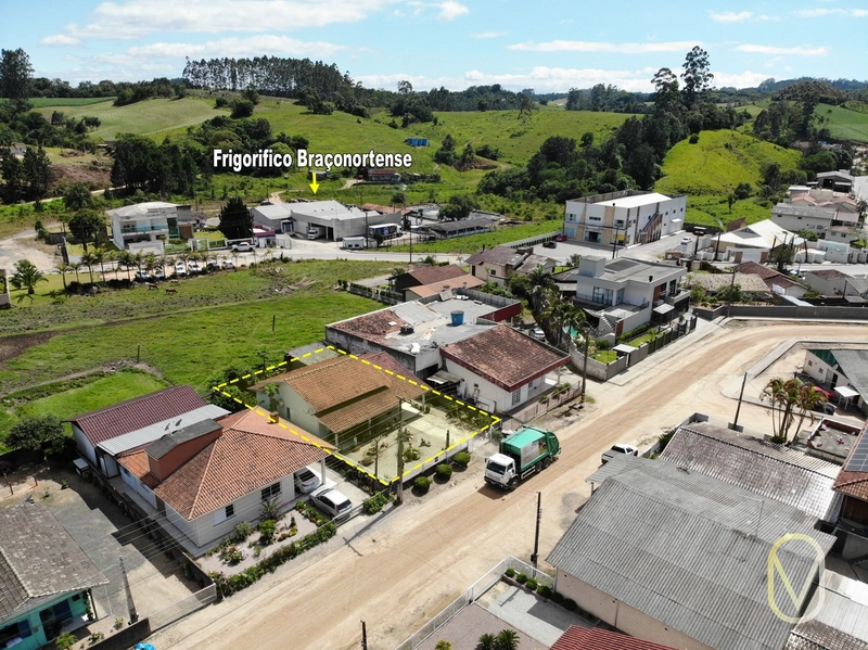Casa á Venda no bairro Baixo Pinheiral em Braço do Norte-SC: 2ª foto da galeria de imagens do imóvel