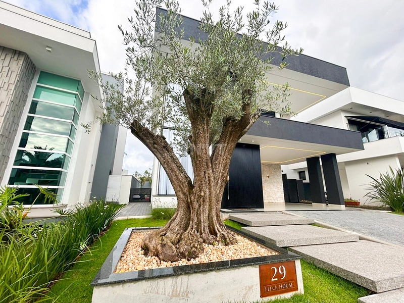 Sobrado de Alto Padrão 3 suítes  à Venda — Alphaville : 3ª foto da galeria de imagens do imóvel