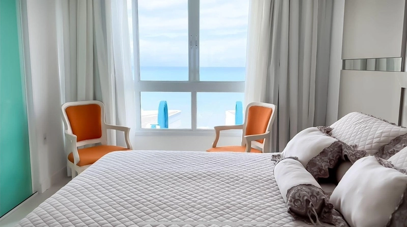 Vista e quadra mar no coração da Meia Praia: 4ª foto da galeria de imagens do imóvel