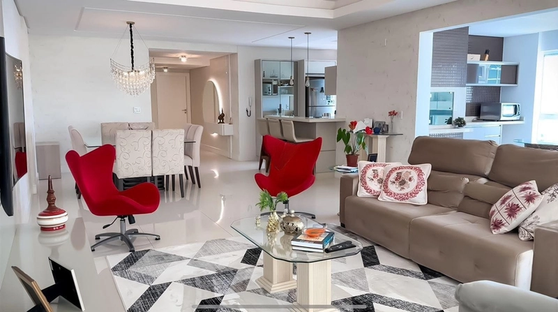 Vista e quadra mar no coração da Meia Praia: 3ª foto da galeria de imagens do imóvel