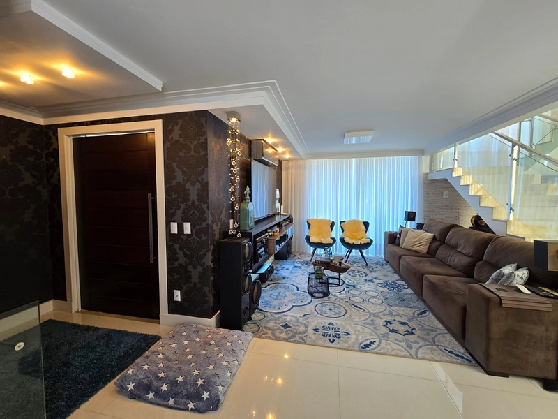 Belíssima Casa com Vista Panorâmica no Bairro Dom Joaquim – Brusque | 400m² | Piscina | 4 Vagas: 18ª foto da galeria de imagens do imóvel