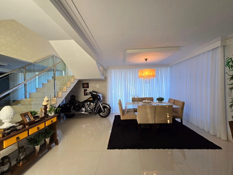 Belíssima Casa com Vista Panorâmica no Bairro Dom Joaquim – Brusque | 400m² | Piscina | 4 Vagas: 15ª foto da galeria de imagens do imóvel
