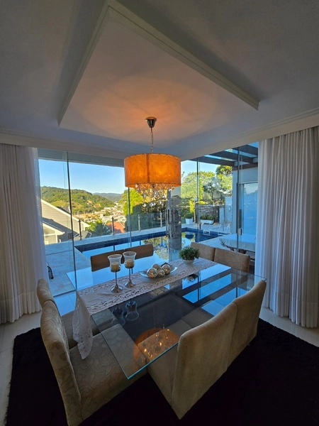 Belíssima Casa com Vista Panorâmica no Bairro Dom Joaquim – Brusque | 400m² | Piscina | 4 Vagas: 34ª foto da galeria de imagens do imóvel