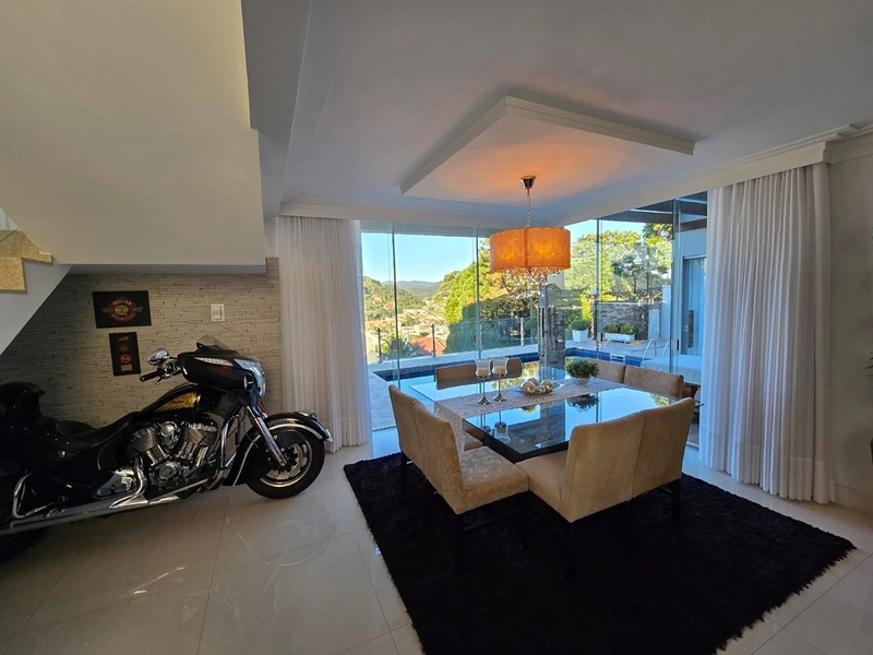 Belíssima Casa com Vista Panorâmica no Bairro Dom Joaquim – Brusque | 400m² | Piscina | 4 Vagas: 31ª foto da galeria de imagens do imóvel