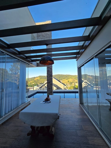 Belíssima Casa com Vista Panorâmica no Bairro Dom Joaquim – Brusque | 400m² | Piscina | 4 Vagas: 6ª foto da galeria de imagens do imóvel