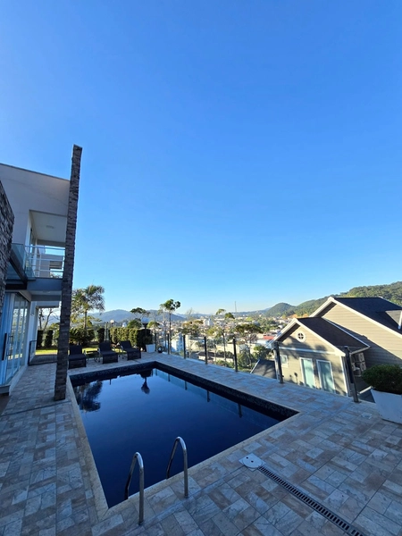 Belíssima Casa com Vista Panorâmica no Bairro Dom Joaquim – Brusque | 400m² | Piscina | 4 Vagas: 10ª foto da galeria de imagens do imóvel
