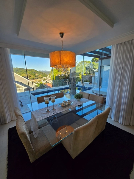 Belíssima Casa com Vista Panorâmica no Bairro Dom Joaquim – Brusque | 400m² | Piscina | 4 Vagas: 33ª foto da galeria de imagens do imóvel