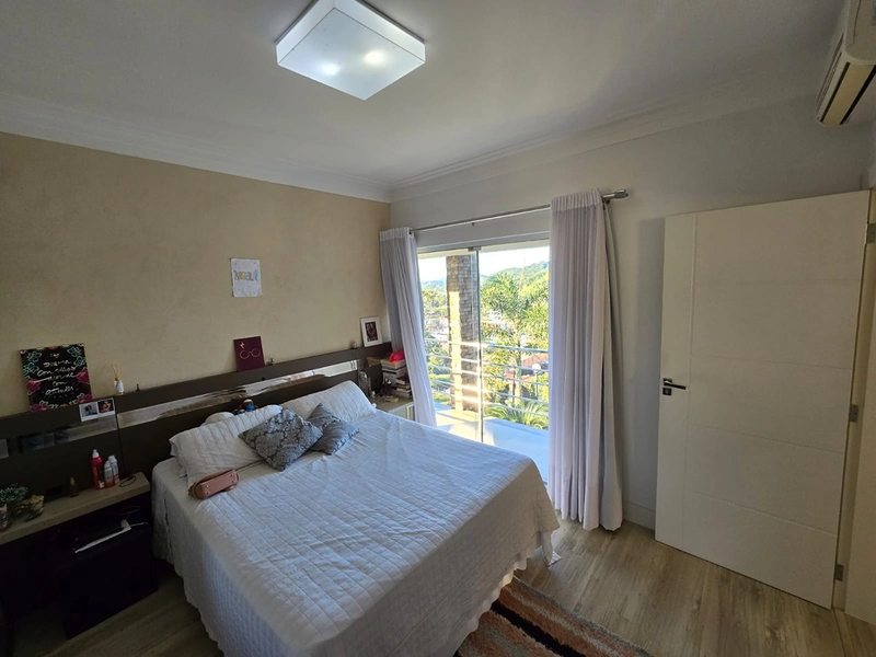 Belíssima Casa com Vista Panorâmica no Bairro Dom Joaquim – Brusque | 400m² | Piscina | 4 Vagas: 30ª foto da galeria de imagens do imóvel