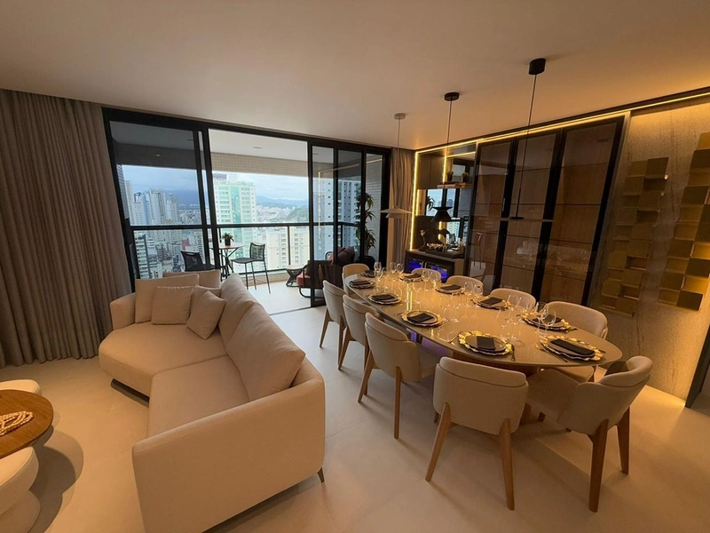 Apartamento no Tesla Residencial, Balneário Camboriú. 4 dormitórios, 2 suítes + 2 demi, 3 vagas, churrasqueira. Mobiliado, decorado e equipado.: 1ª foto da galeria de imagens do imóvel