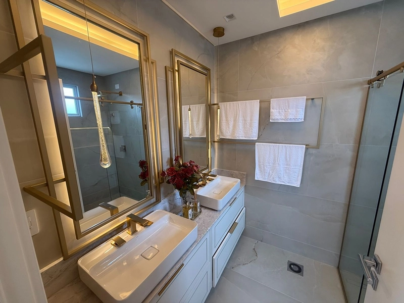 COBERTURA DUPLEX MOBILIADA, DECORADA E EQUIPADA – EXCLUSIVIDADE, LUXO E VISTA PARA O MAR: 10ª foto da galeria de imagens do imóvel
