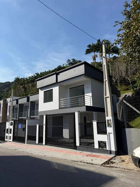 Casa à Venda em Brusque – Próximo à FIP – 140 m² – R$ 589.900,00: 1ª foto da galeria de imagens do imóvel