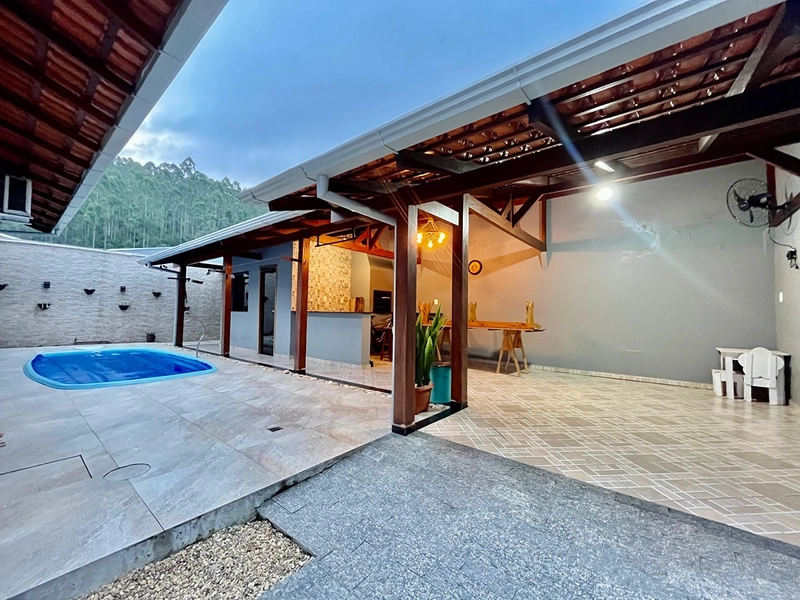 Oportunidade Única no Dom Joaquim – Casa Semi Mobiliada com Terreno Amplo: 2ª foto da galeria de imagens do imóvel