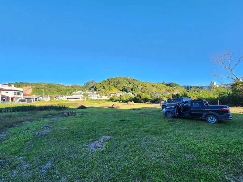 Terreno com Aproximadamente 4.000 m² à Venda em Gaspar – Duas Escrituras e Acesso por Duas Entradas! Excelente oportunidade para quem busca amplo terreno com versatilidade e localização estratégica!: 2ª foto da galeria de imagens do imóvel