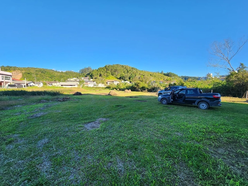 Terreno com Aproximadamente 4.000 m² à Venda em Gaspar – Duas Escrituras e Acesso por Duas Entradas! Excelente oportunidade para quem busca amplo terreno com versatilidade e localização estratégica!: 8ª foto da galeria de imagens do imóvel