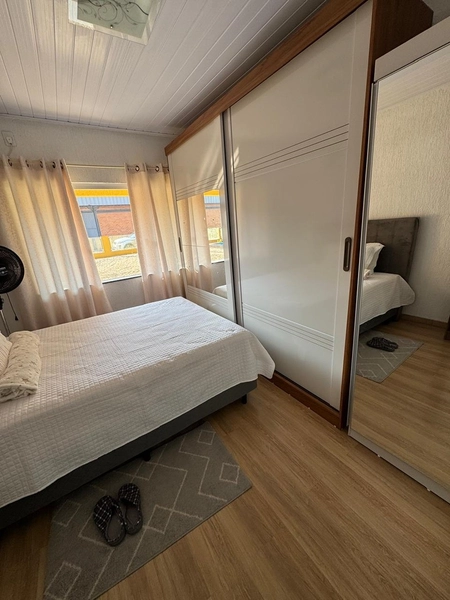 Casa à Venda em Guabiruba Centro com 3 Quartos e Piscina – 360m² de Terreno: 3ª foto da galeria de imagens do imóvel