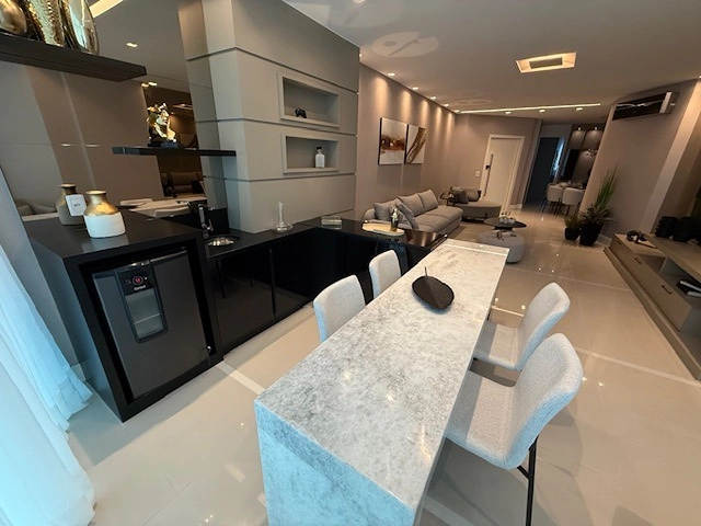 Apartamento dos Sonhos em Balneário Camboriú – 3 Suítes e Muito Lazer!: 24ª foto da galeria de imagens do imóvel