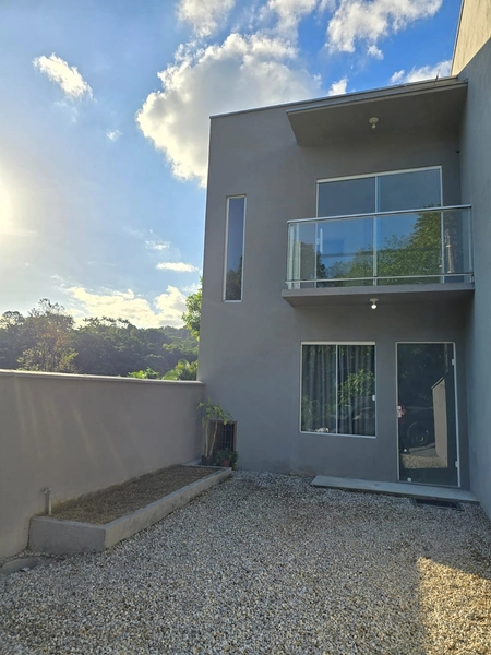 Sobrado Geminado à Venda Bairro Azambuja | 78m² | Mobiliado | R$ 299.000: 3ª foto da galeria de imagens do imóvel