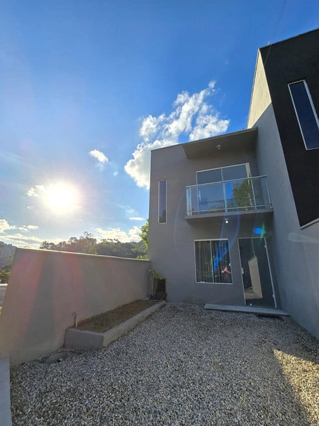 Sobrado Geminado à Venda Bairro Azambuja | 78m² | Mobiliado | R$ 299.000: 4ª foto da galeria de imagens do imóvel