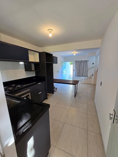 Sobrado Geminado à Venda Bairro Azambuja | 78m² | Mobiliado | R$ 299.000: 9ª foto da galeria de imagens do imóvel