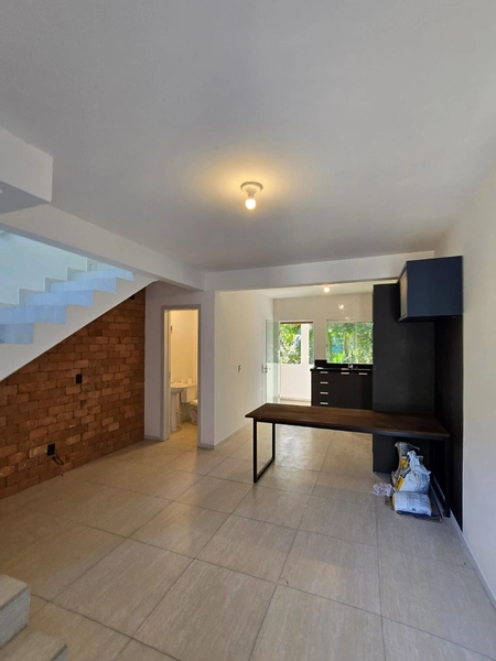 Sobrado Geminado à Venda Bairro Azambuja | 78m² | Mobiliado | R$ 299.000: 7ª foto da galeria de imagens do imóvel
