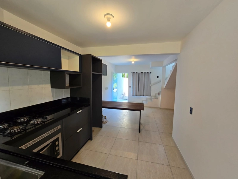 Sobrado Geminado à Venda Bairro Azambuja | 78m² | Mobiliado | R$ 299.000: 11ª foto da galeria de imagens do imóvel