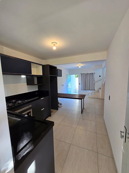 Sobrado Geminado à Venda Bairro Azambuja | 78m² | Mobiliado | R$ 299.000: 10ª foto da galeria de imagens do imóvel