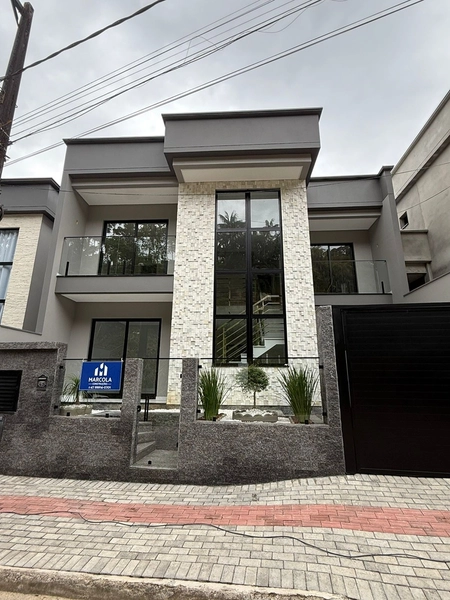 Casa à Venda em Brusque – 157 m² com Acabamento Premium: 2ª foto da galeria de imagens do imóvel