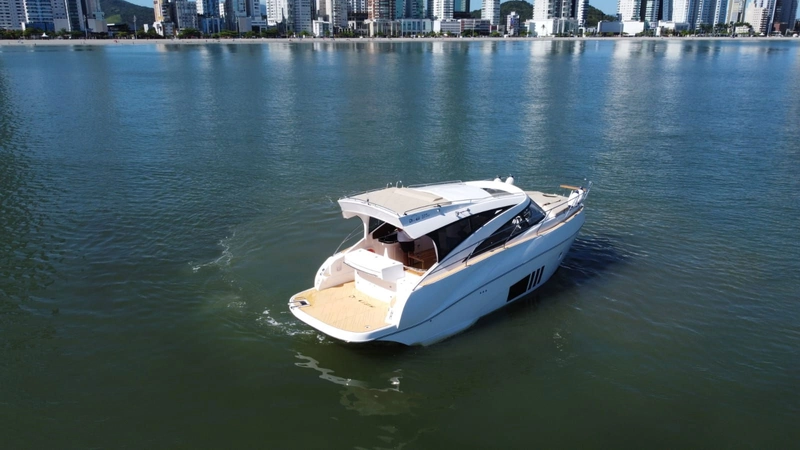 DM BOAT 327HT