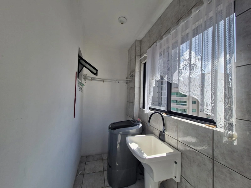 Apartamento para Aluguel – Meia Praia: 6ª foto da galeria de imagens do imóvel
