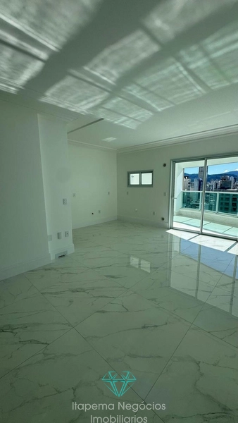 Apartamento 4 suítes 3 vagas Itapema - Meia Praia SC: 2ª foto da galeria de imagens do imóvel