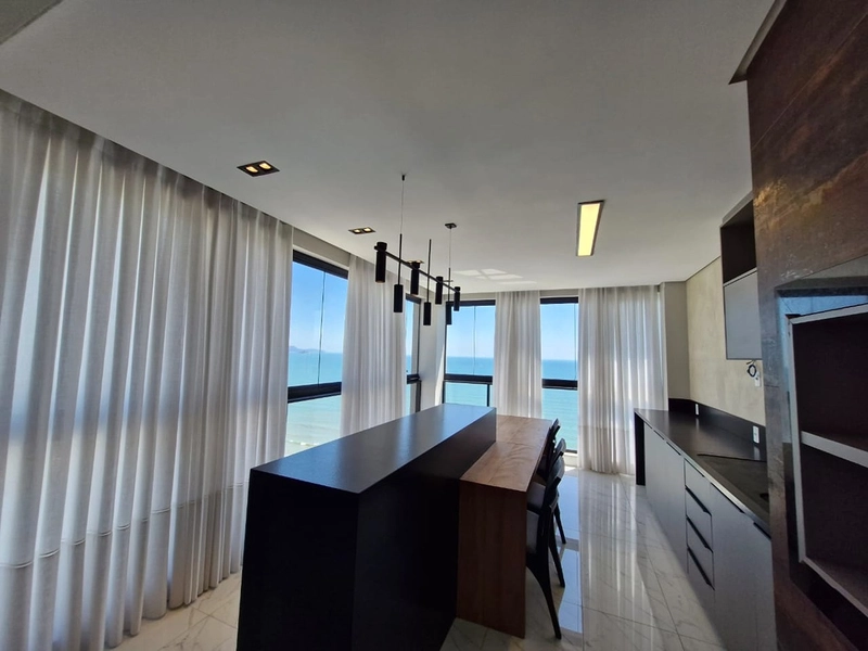 Localizado na quadra do mar - Apartamento 3 suítes, 3 vagas, Itapema.: 3ª foto da galeria de imagens do imóvel