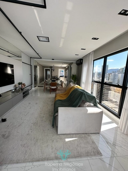 Localizado na quadra do mar - Apartamento 3 suítes, 3 vagas, Itapema.: 1ª foto da galeria de imagens do imóvel