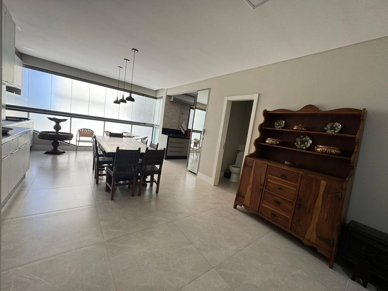 Apartamento mobiliado finissimo acabamento localizado proximo ao píer quadra mar no bairro Meia Praia Itapema SC.: 22ª foto da galeria de imagens do imóvel