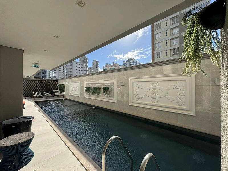 Apartamento mobiliado finissimo acabamento localizado proximo ao píer quadra mar no bairro Meia Praia Itapema SC.: 6ª foto da galeria de imagens do imóvel