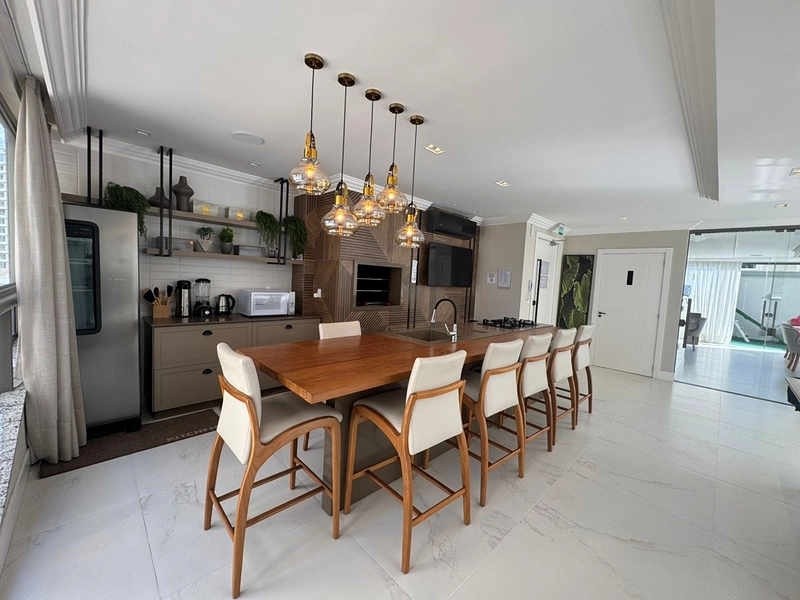 Apartamento mobiliado finissimo acabamento localizado proximo ao píer quadra mar no bairro Meia Praia Itapema SC.: 11ª foto da galeria de imagens do imóvel